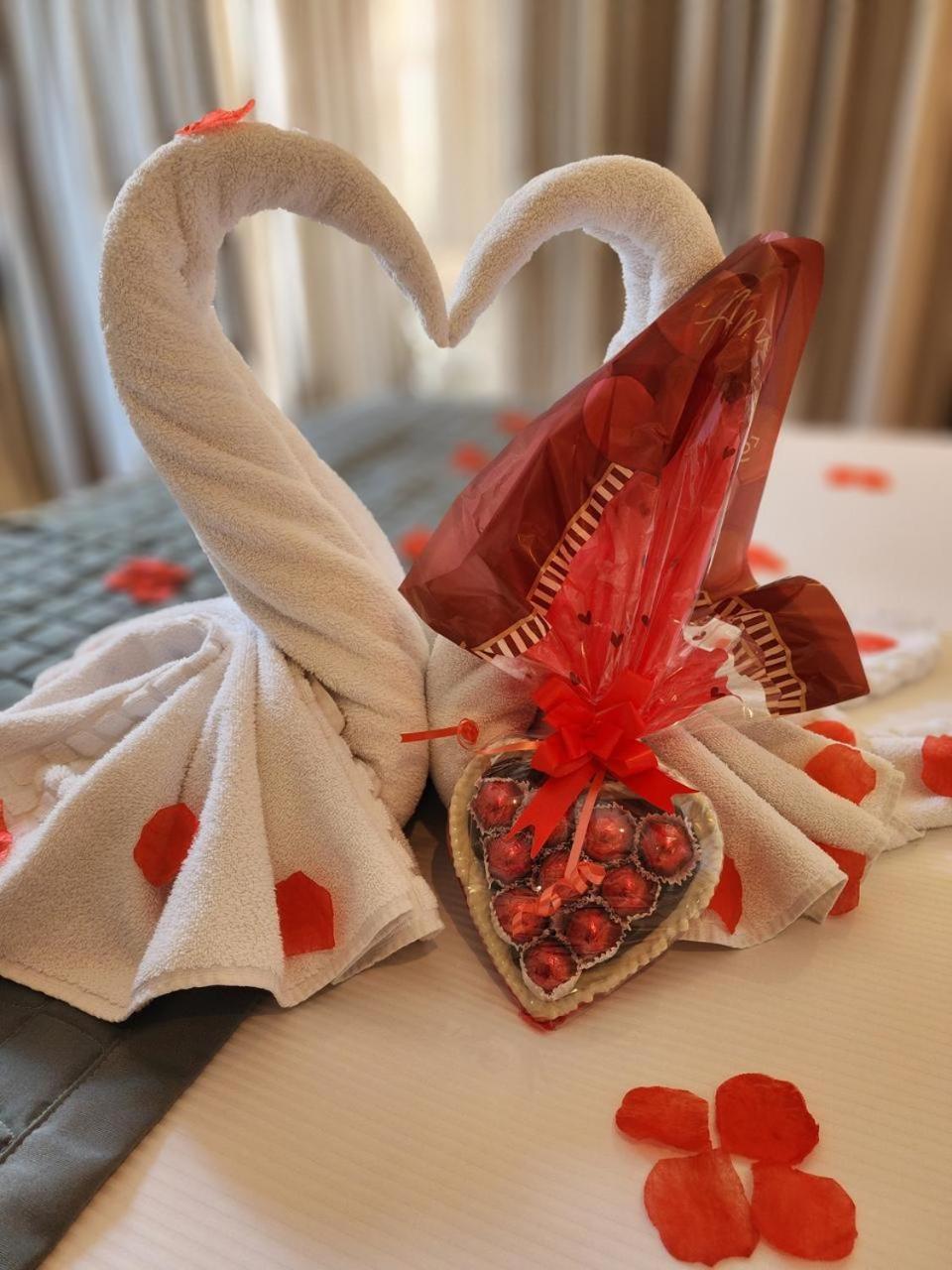 포우사다 루이스 XV 호텔 Campos do Jordão 외부 사진 A heart-shaped box of chocolates