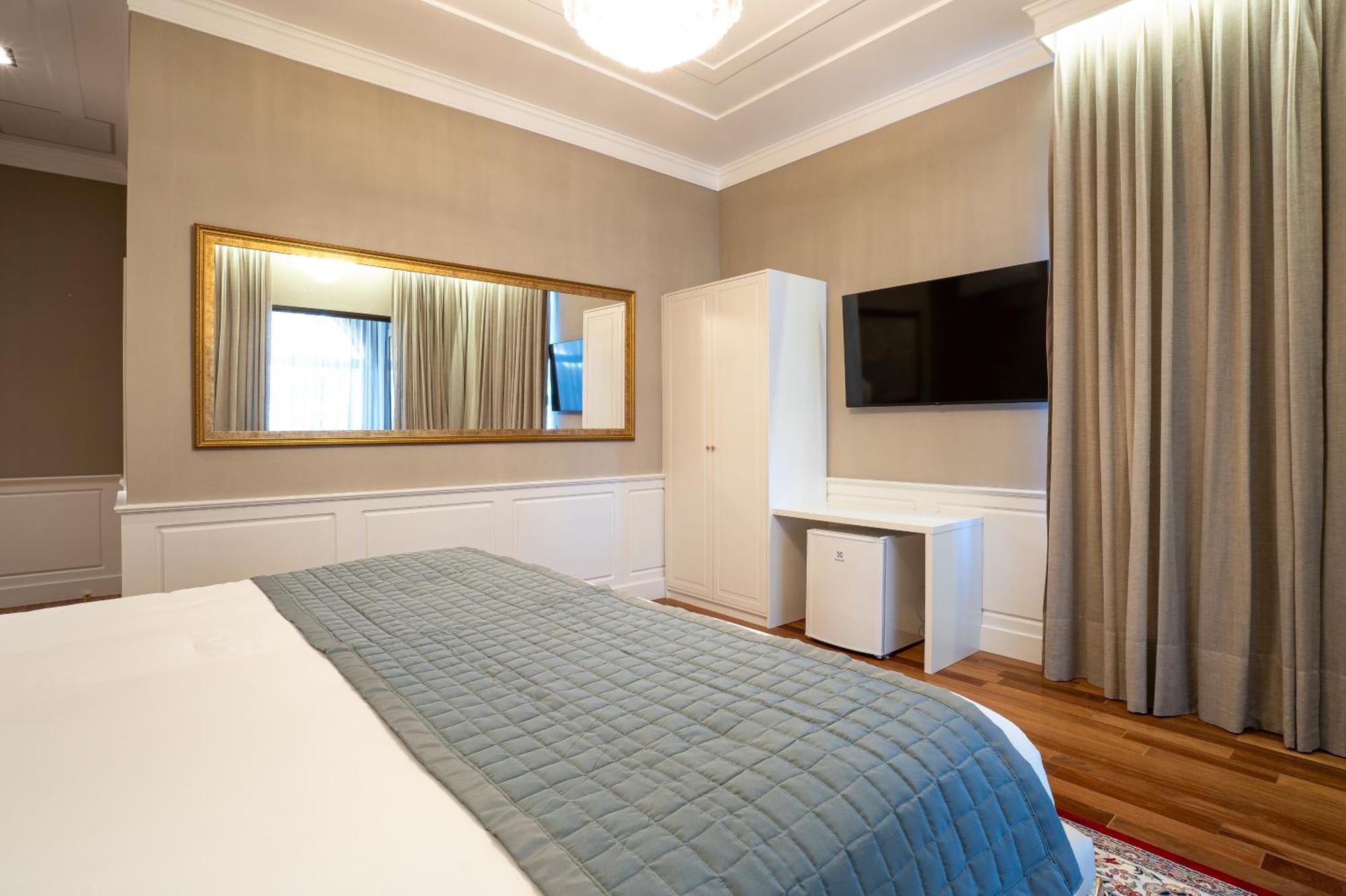 포우사다 루이스 XV 호텔 Campos do Jordão 외부 사진 A bedroom at the hotel