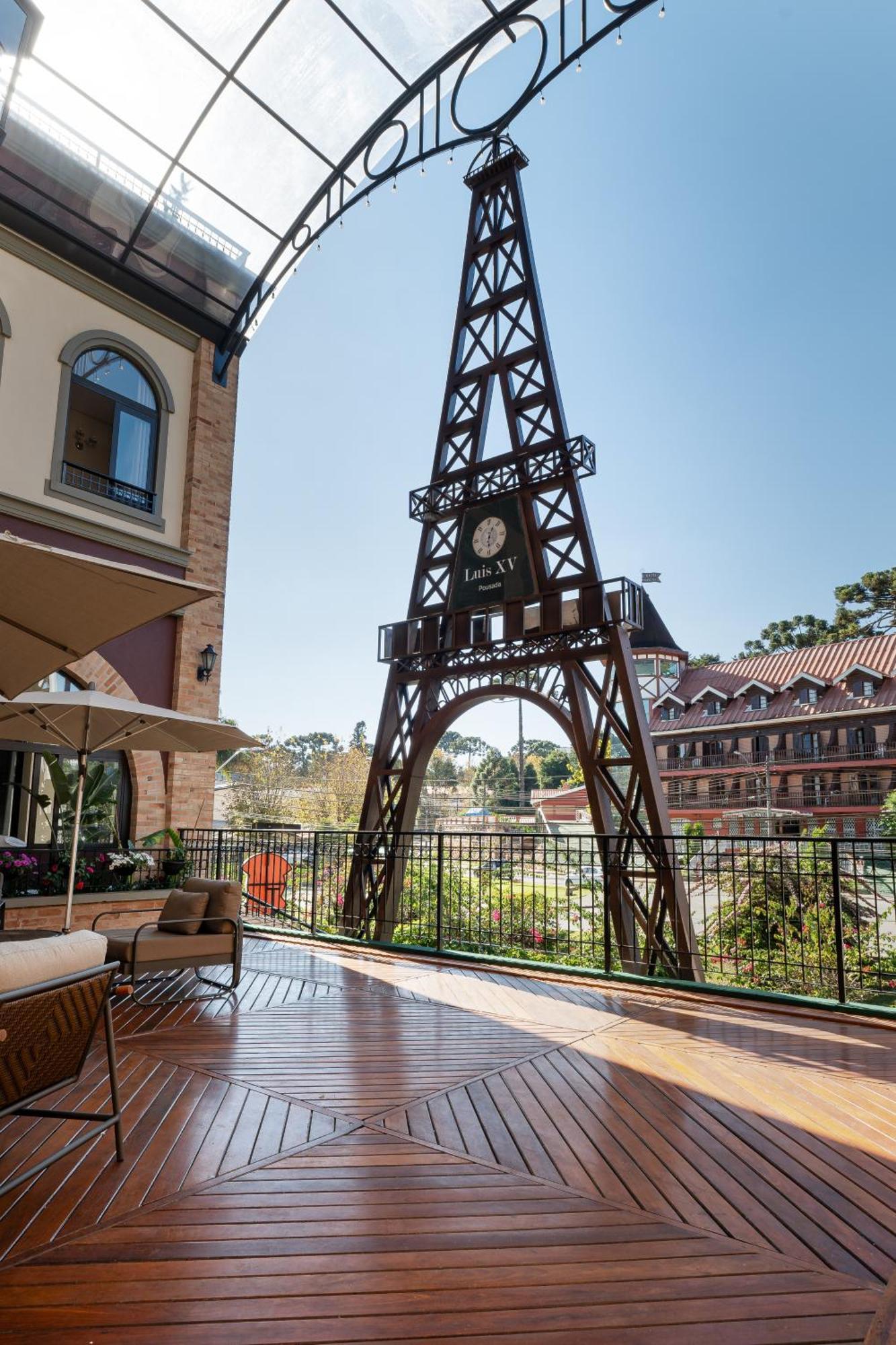 포우사다 루이스 XV 호텔 Campos do Jordão 외부 사진 The Eiffel Tower at the French village