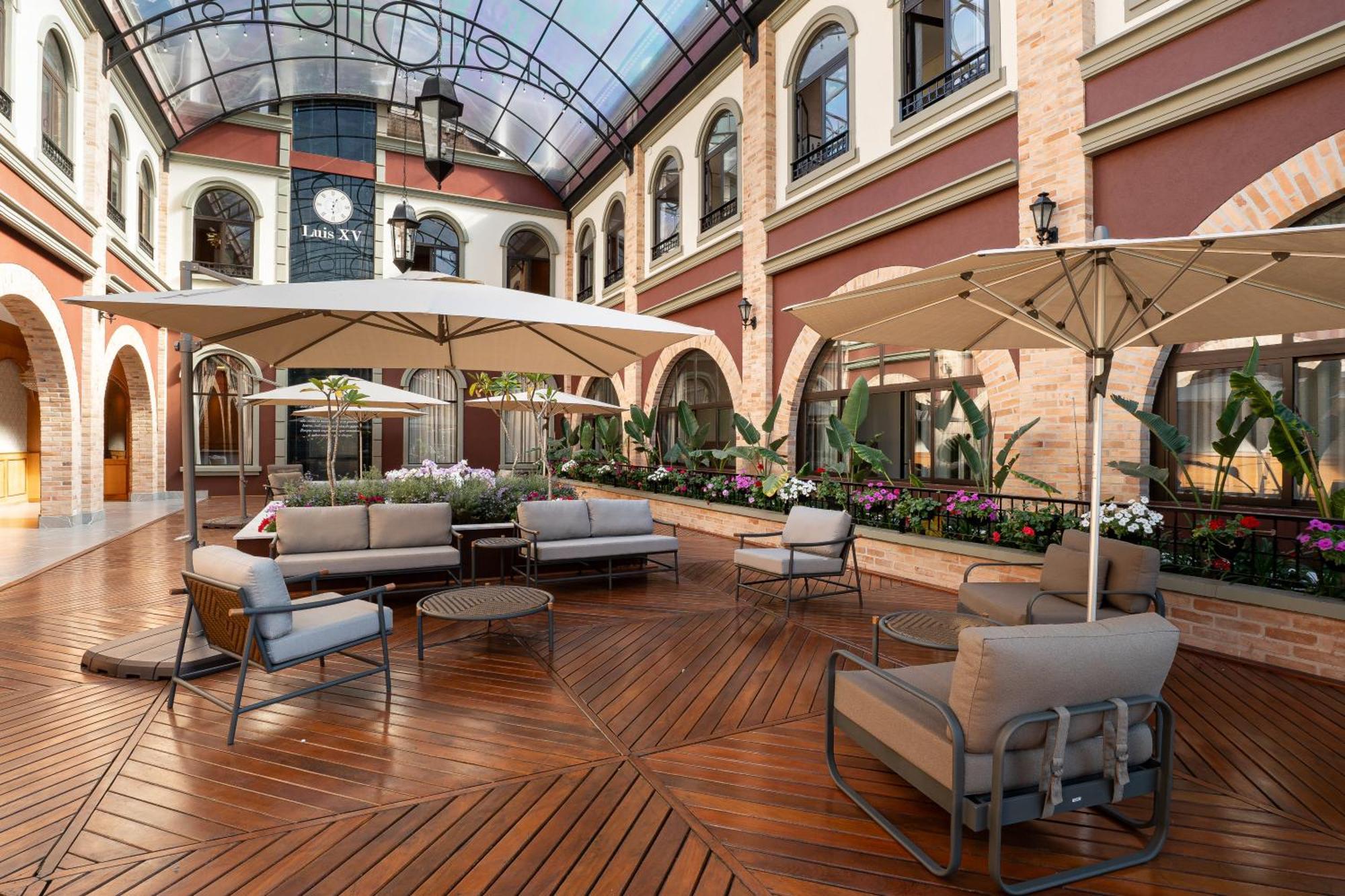 포우사다 루이스 XV 호텔 Campos do Jordão 외부 사진 The interior of the hotel