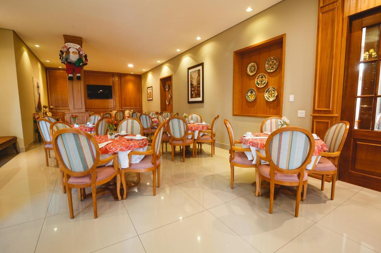 포우사다 루이스 XV 호텔 Campos do Jordão 외부 사진 The restaurant at the hotel