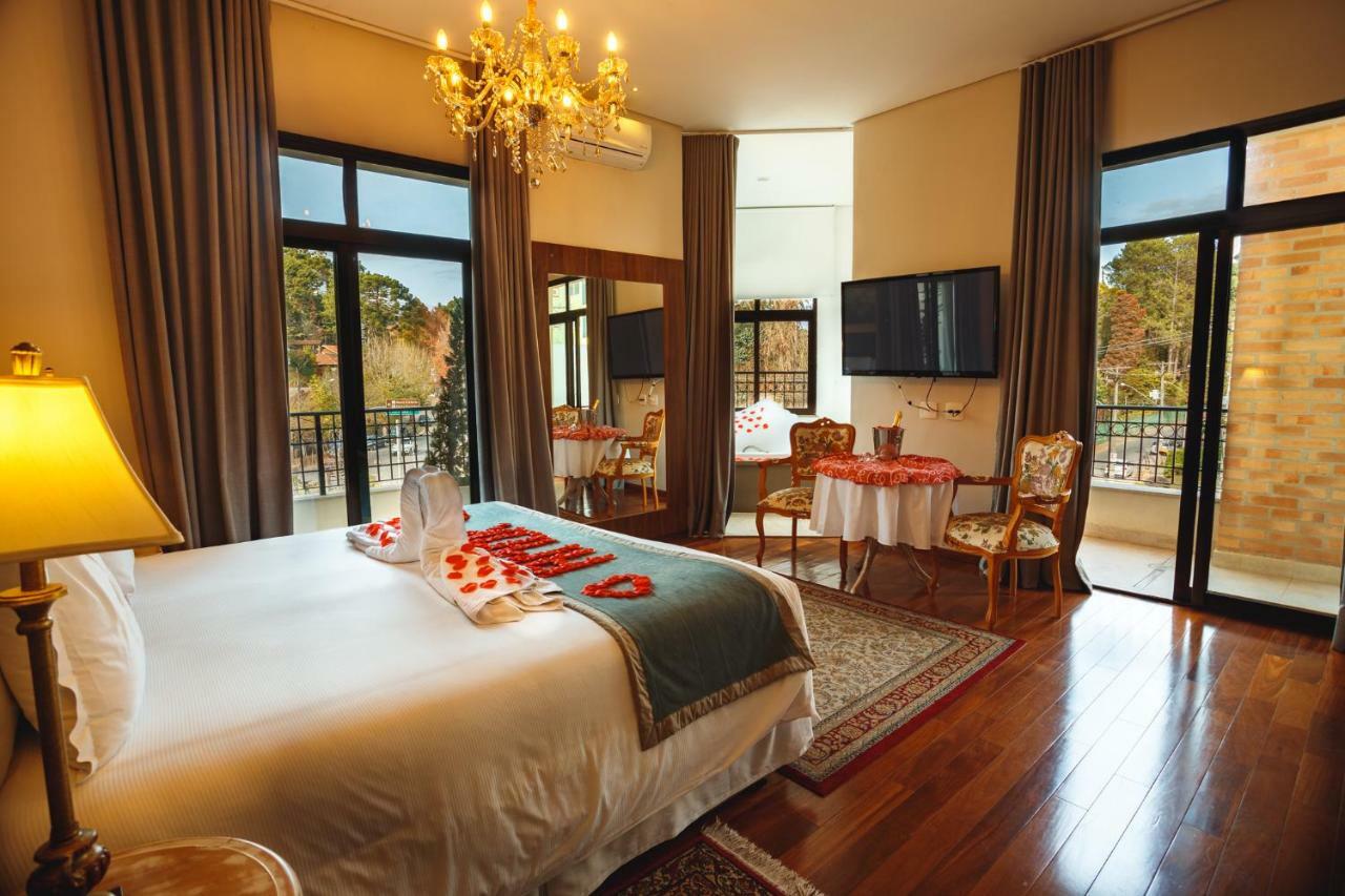 포우사다 루이스 XV 호텔 Campos do Jordão 외부 사진 A bedroom at the hotel