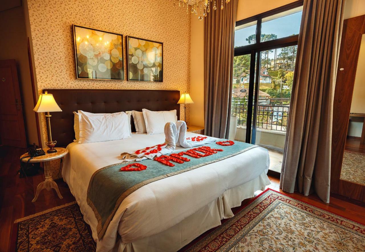 포우사다 루이스 XV 호텔 Campos do Jordão 외부 사진 A bedroom at the hotel